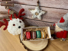 Charger l&#39;image dans la galerie, Coffret Macarons de Noël
